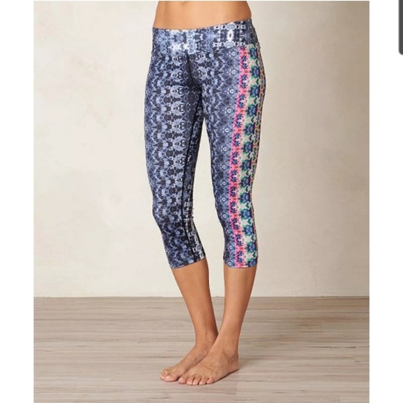 Prana Roxanne Capri Black Hydrobloom Yoga Leggings Size XL Mid-Rise Cropped Pant - Picture 1 of 11